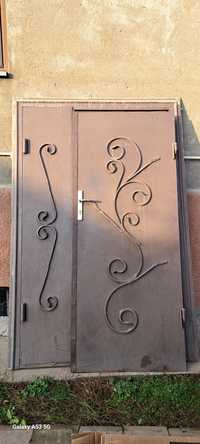 Дверь железный наружный размер высота 2,05 см ширина 1,20 см