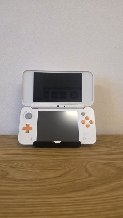 New Nintendo 2DS XL, 2000 jocuri Modat, 19 in 1