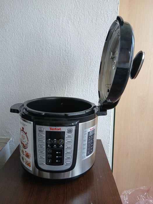 Vând oala electrică Tefal de 6L