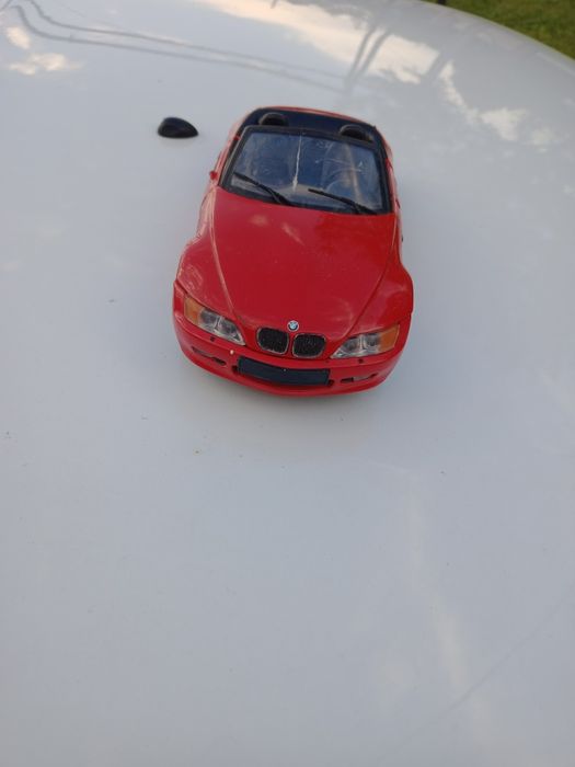 Vând machetă BMW Z3