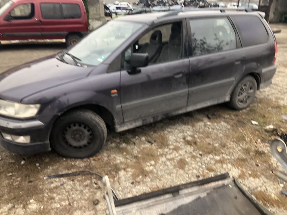 Mitsubishi Space Wagon 2.4(бензин; 2.4)