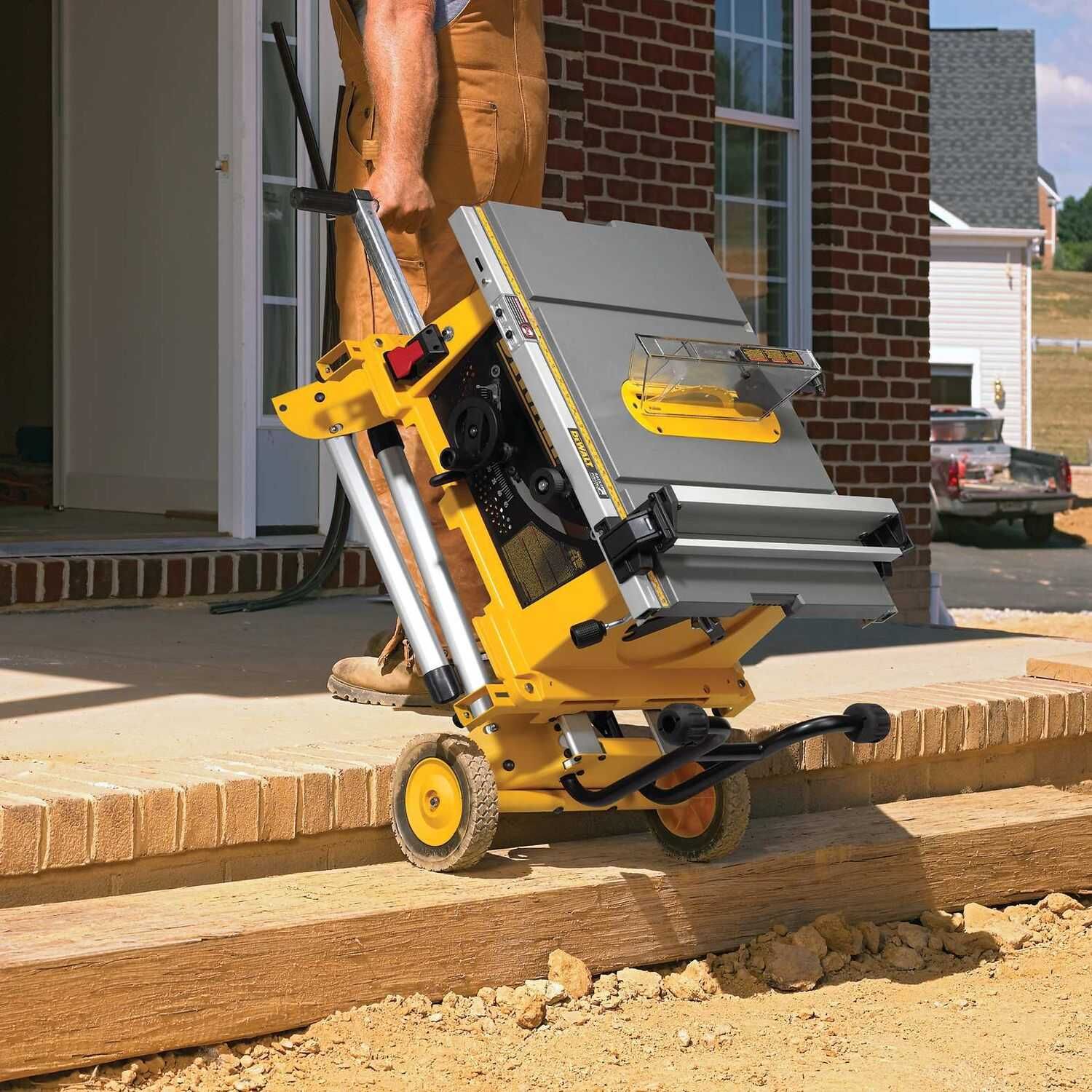 Настолен циркуляр с плот и работна маса с колела DeWALT