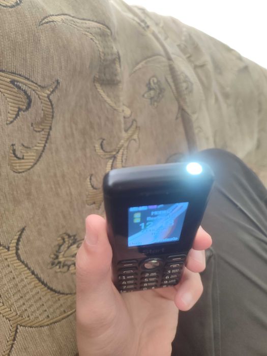 Start или Novey кнопочный телефон