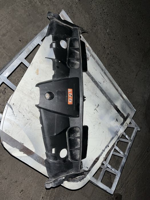 Продавам въздуховод за Mercedes E-класа купе W207