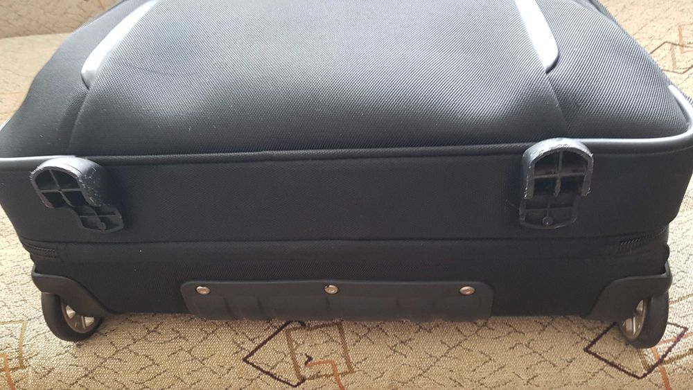 „Мобилен  офис“  Samsunite 135  лв.