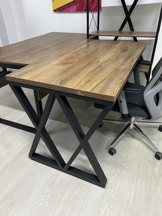 Стол сотилади LOFTBEK