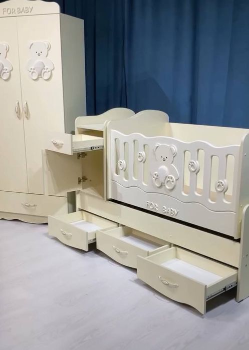 Детская кровать + шкаф