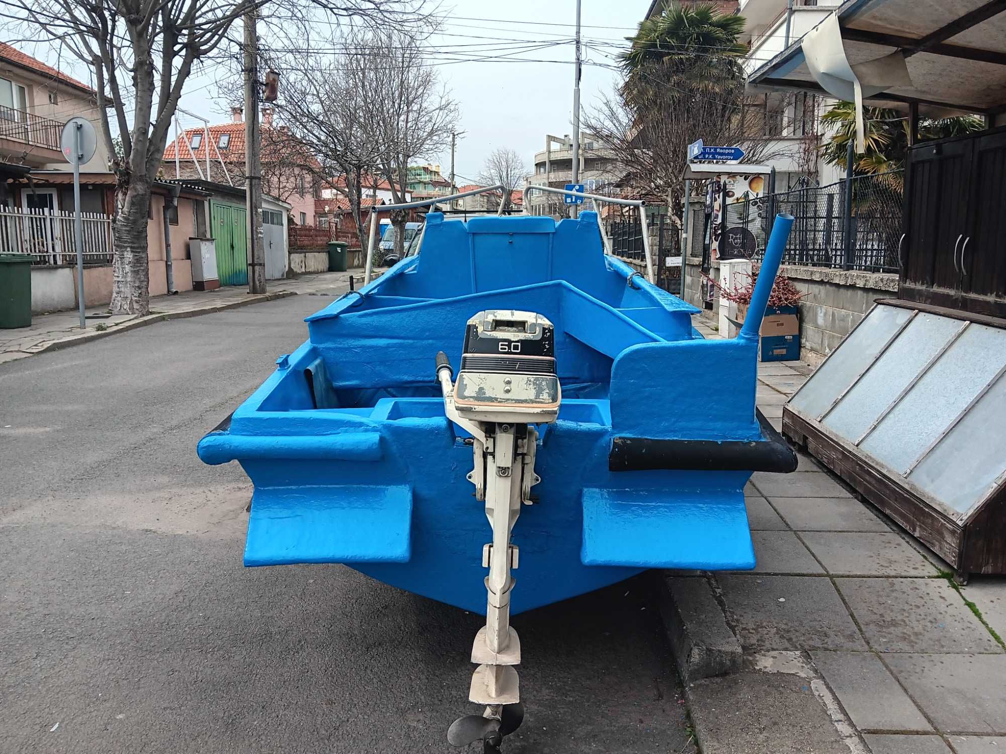 Продавам лодка на много изгодна цена !