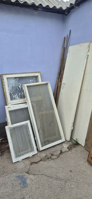 Продаются б/у Двери / рамы г. Карши, вокзал.