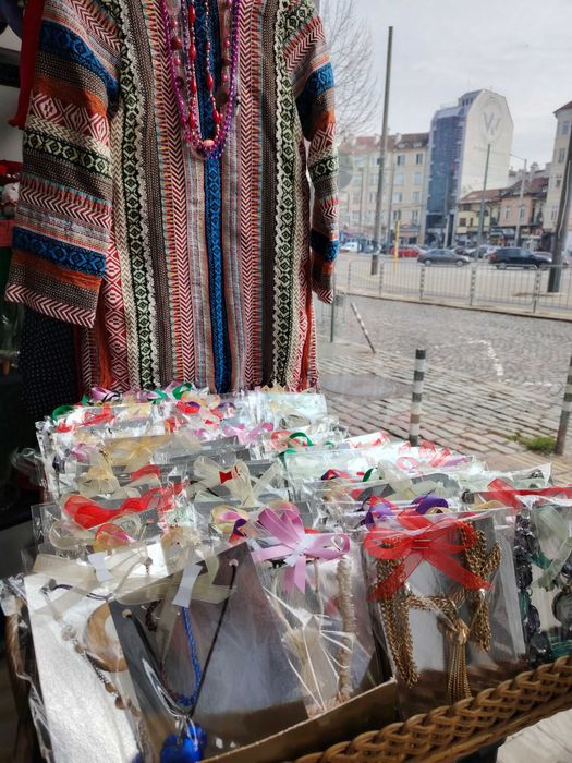 Бижута , комплекти от 4лв до 12лв