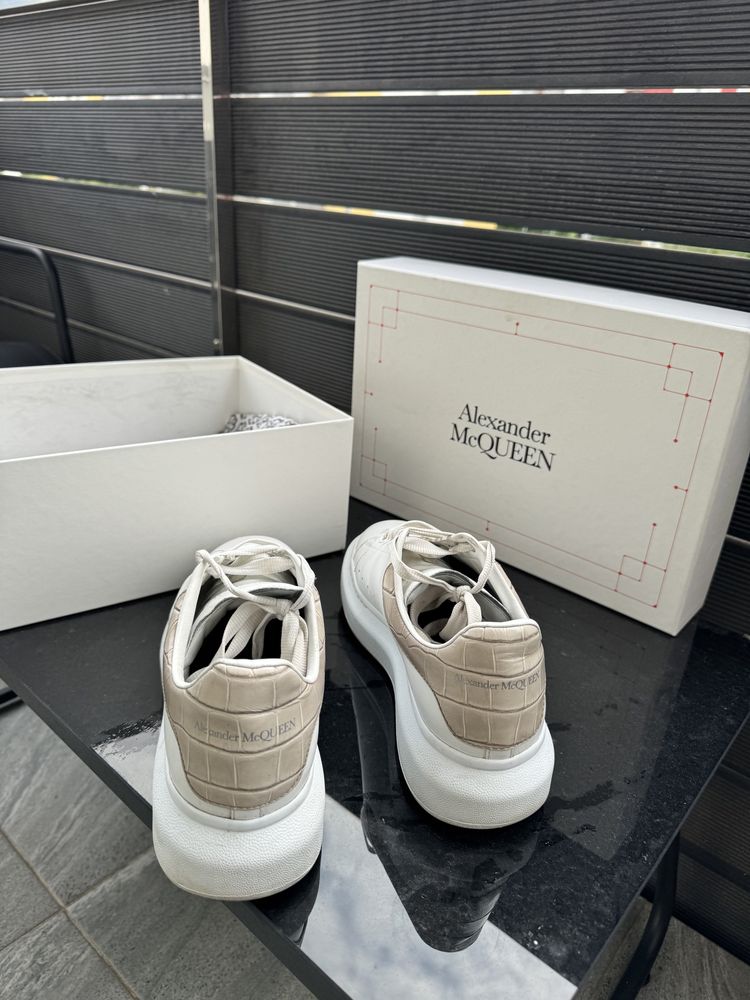 Alexander McQueen White size 41 fit 42