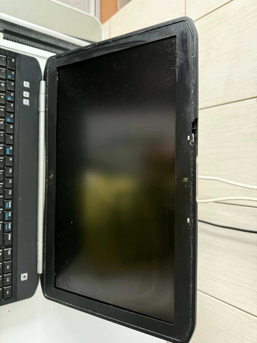 Vând laptop DELL Latitude E5520