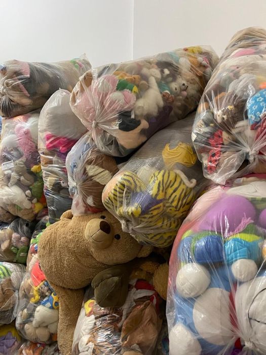 Jucării din pluș la kg ambalate in cutii de 10 kg calitatea I en-gros