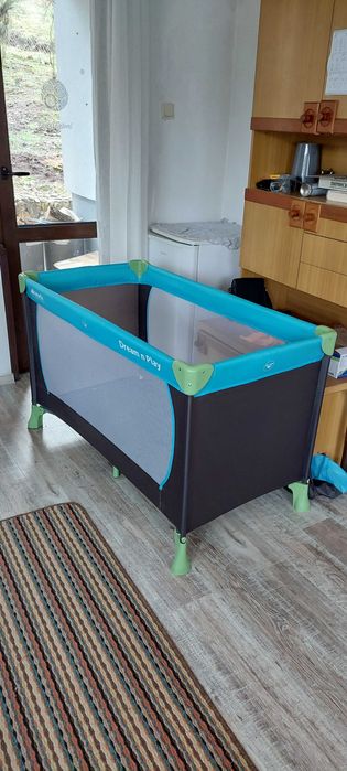 Детско сгъваемо легло с размери 125 65 60 с дунапренен матрак