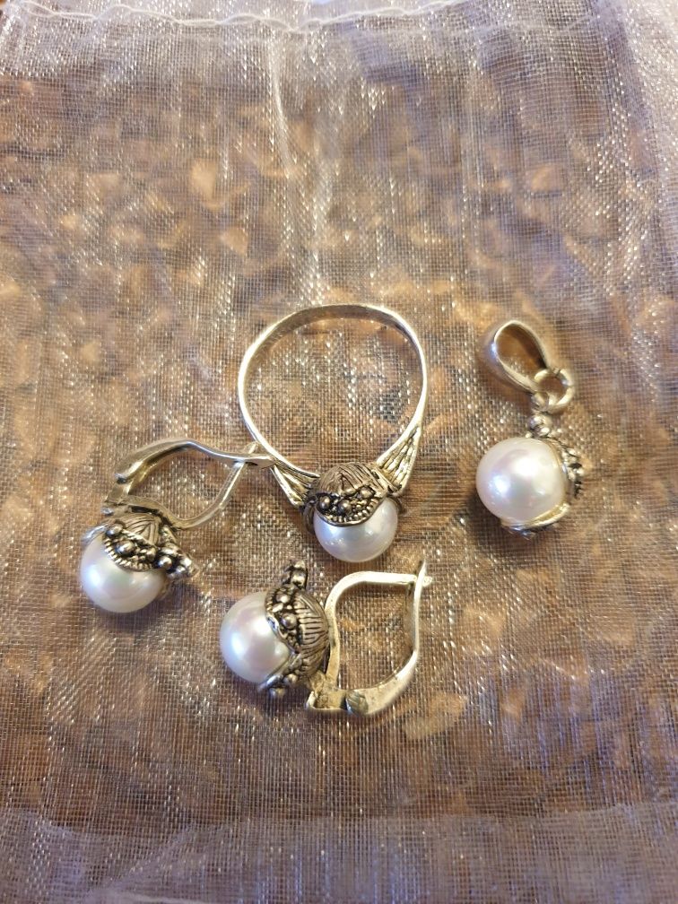 Set bijuterii din argint cu perle