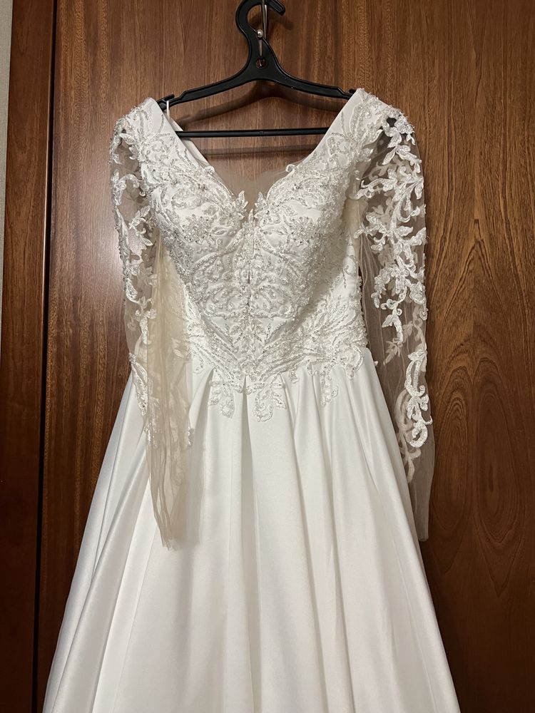 Продам свое свадебное платье. Куплено за 400.000 отдам за 130.000
