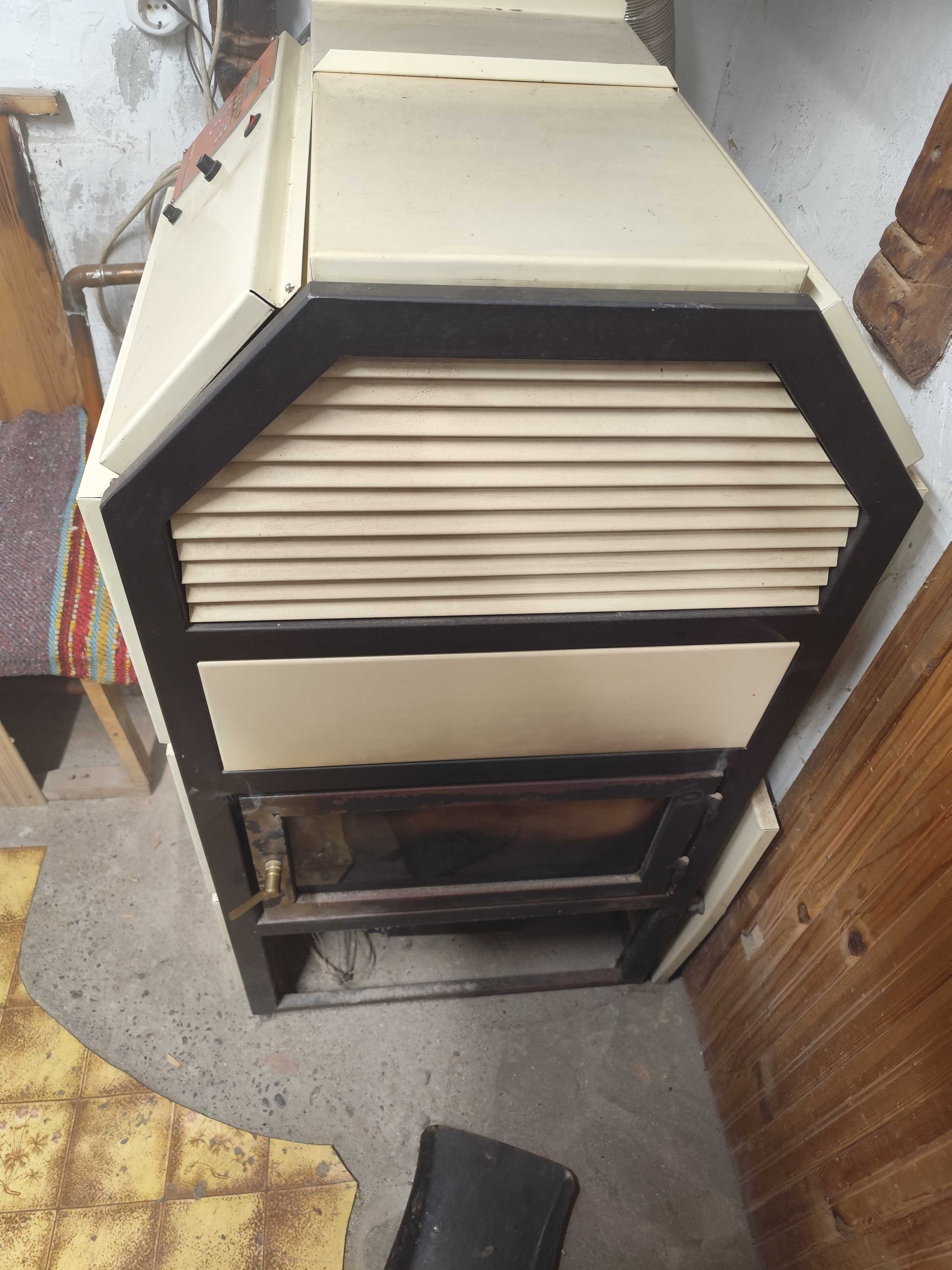 Продавам пелетна камина Деста 18kw