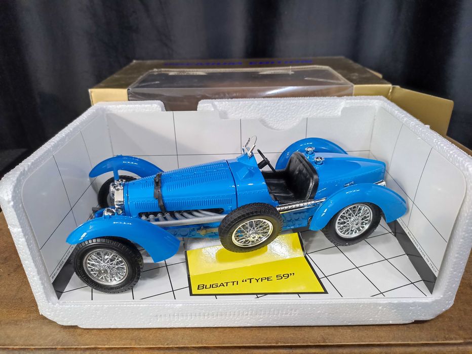 Machete Bburago 1:18