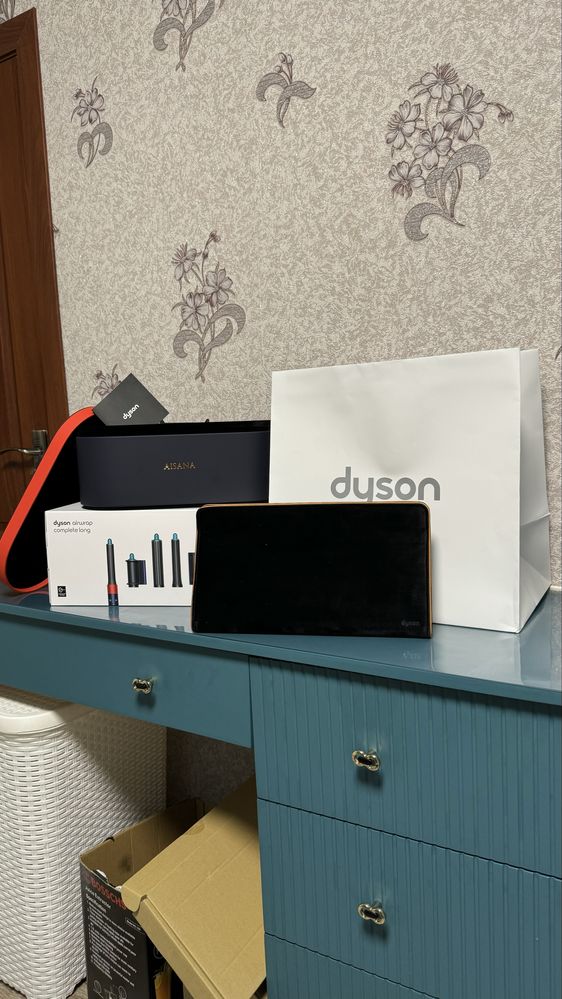 Dyson airwrap оригинал(Корея) есть чек. Лимитированная серия!