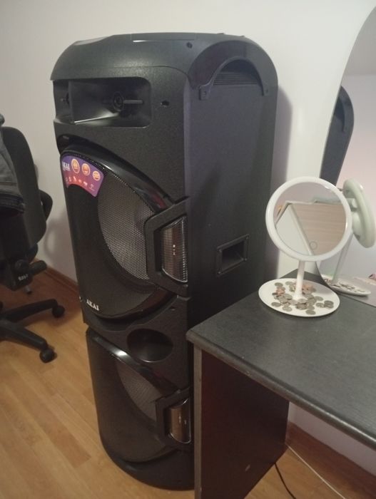 Vând boxa activa AkAi