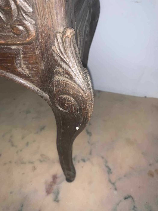 Comoda mica cu trei sertare si maner din bronz