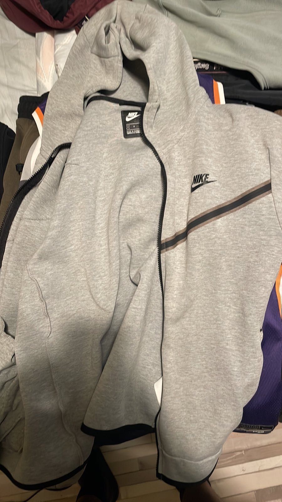 4 оригинални горнища найк тек Джордан и under armour и Адидас спешно