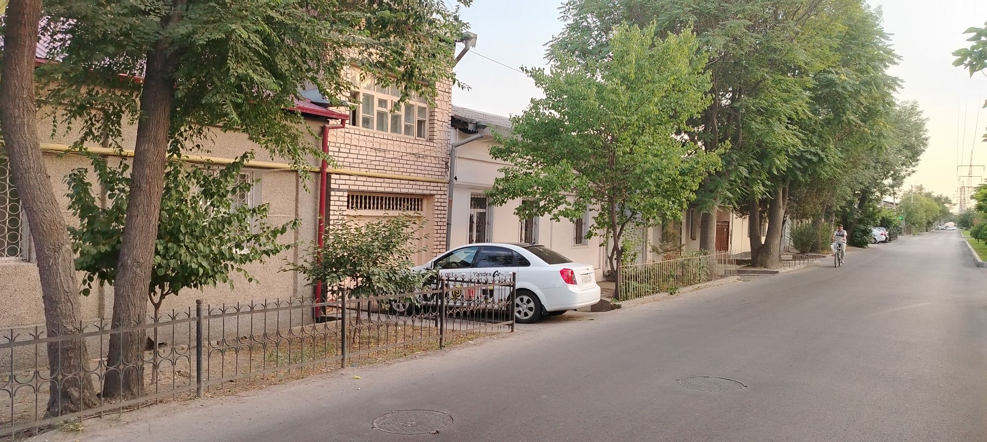 Uy sotiladi Mirobod Tumani Munis 37  3.8 sotix yoli yuzida Xayot resta