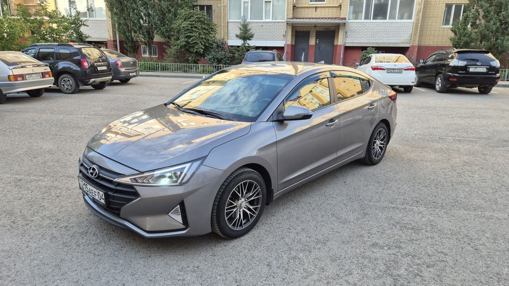 Хундай Элантра 2019 года