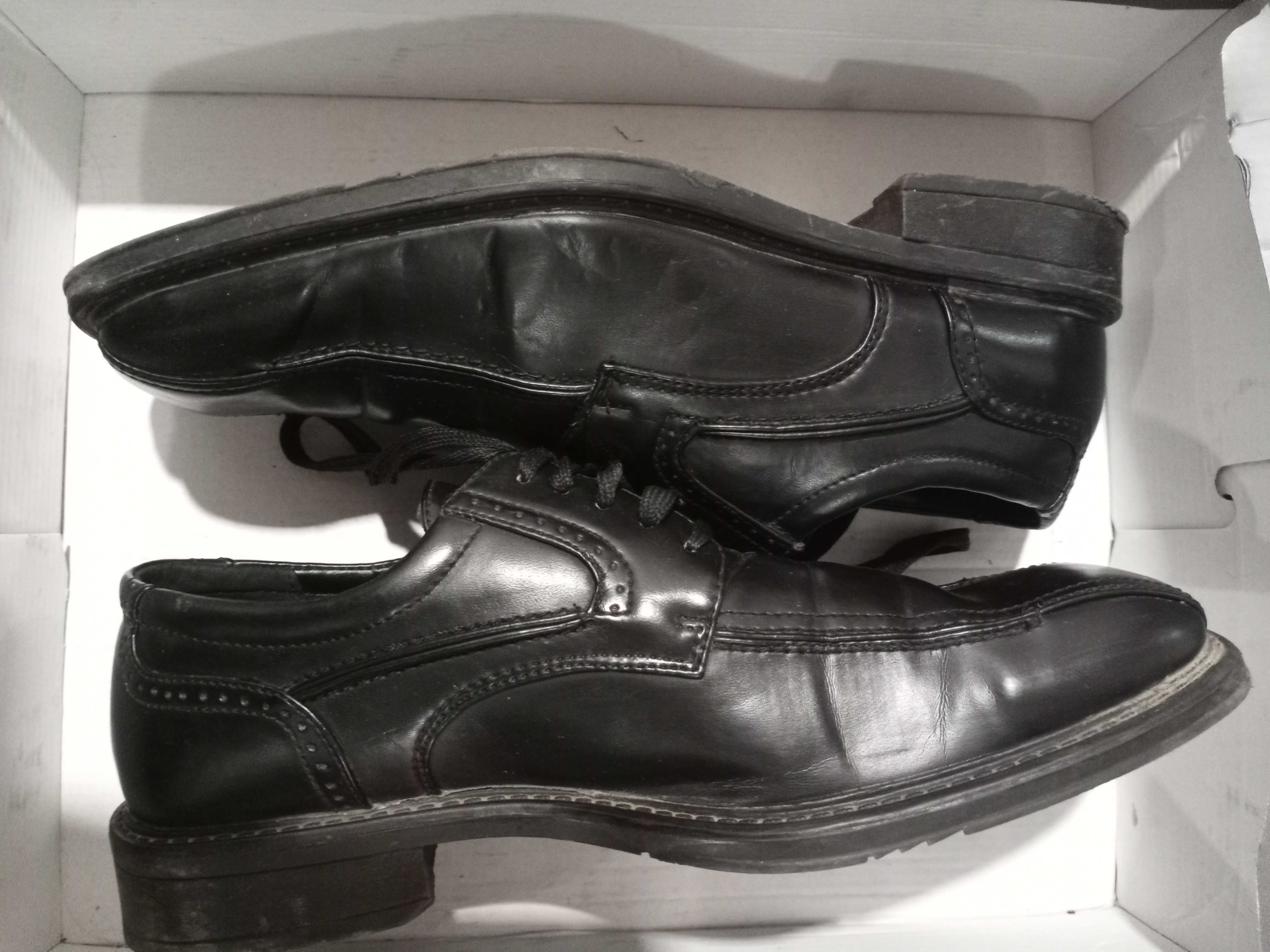 Черни кожени и удобни работни обувки N 41
