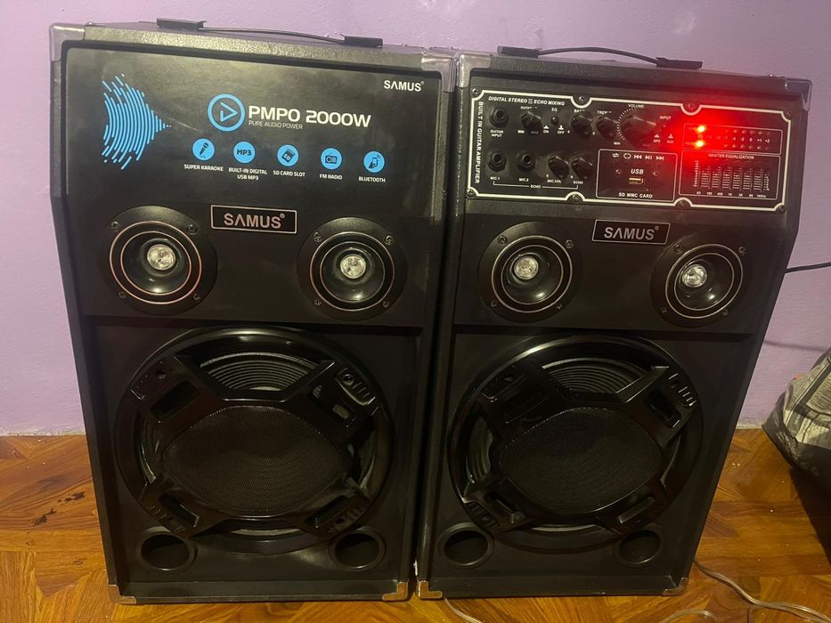 Vând sau schimb boxe Samus