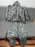 Vind Costum complet de camuflajul pt ATV, Airsoft, Etc. Este Nou Nouț!