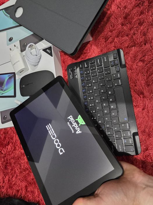 -Doogee T10W, Nou, 128Gb, 4Ram+12 extins, Negru, Tastatura, Mouse, Pen
