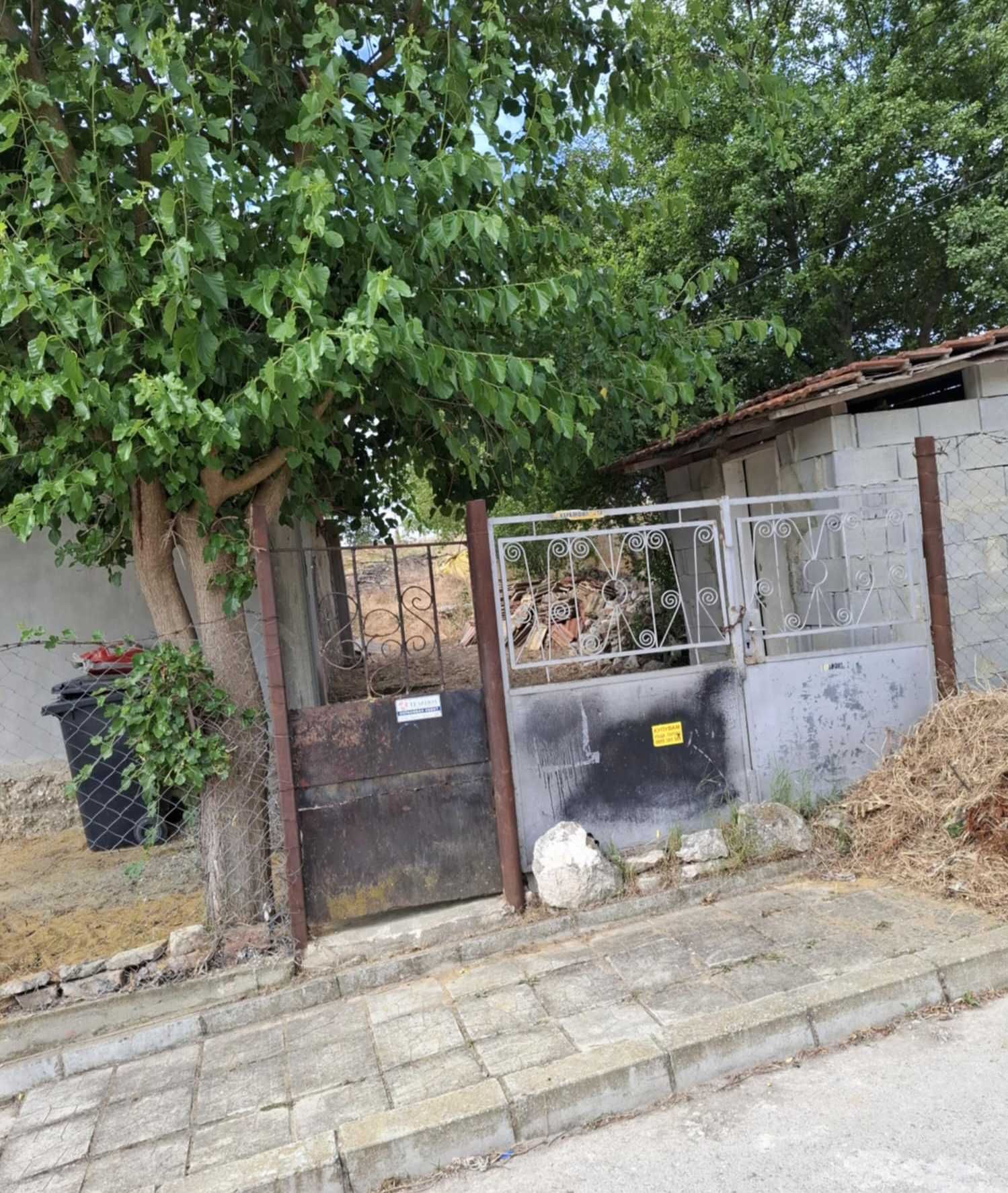 Къща за продан село кипра къщата е за ремонт вътрешен.