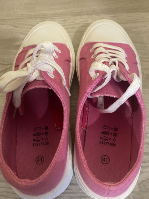 Розови кецове Barbie