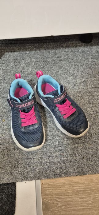 Adidasi skethers fete 28