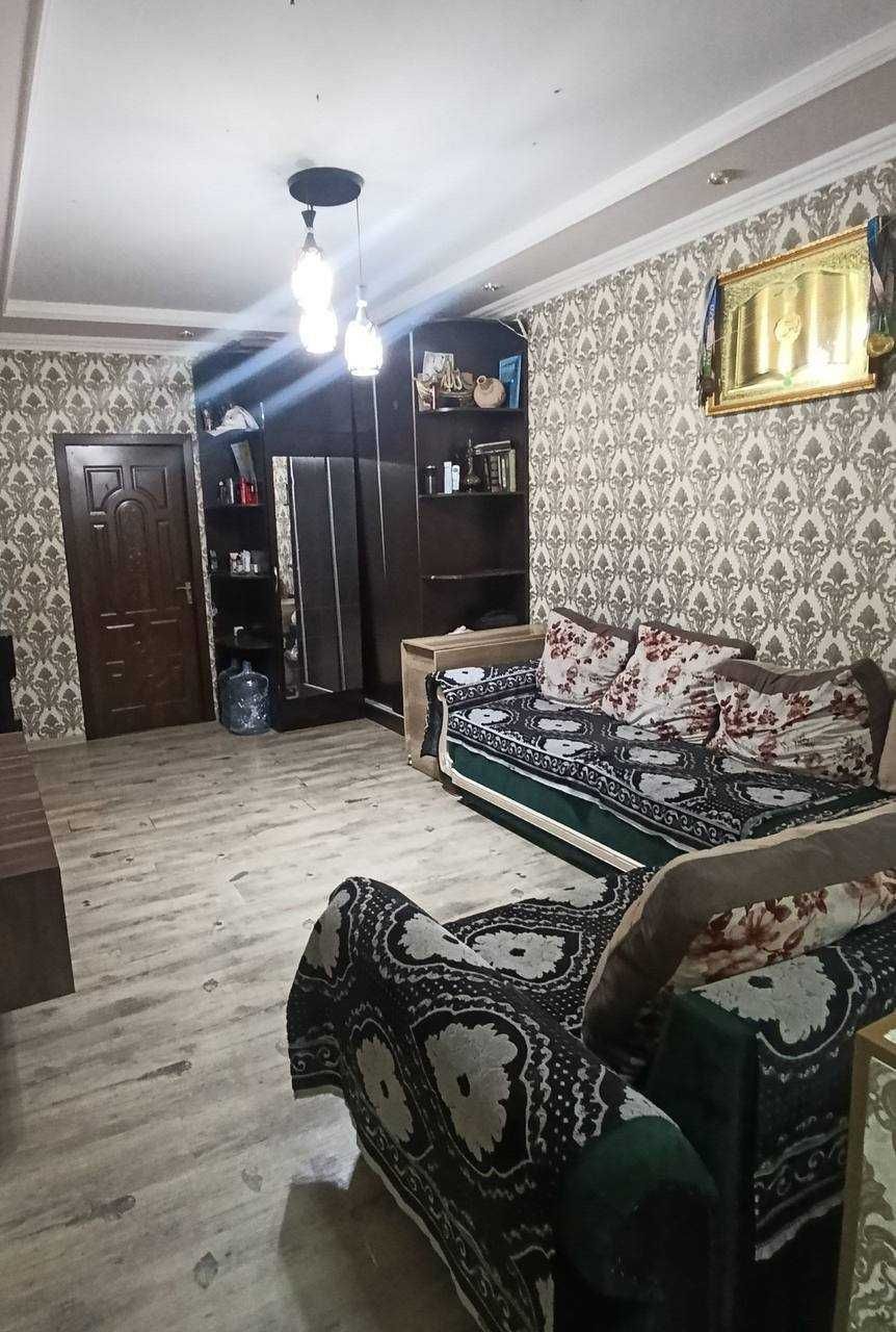 СРОЧНО !! Продается квартира в Яшнабаде 2/1/4 ( 50 кв/м ) Асалобод 1
