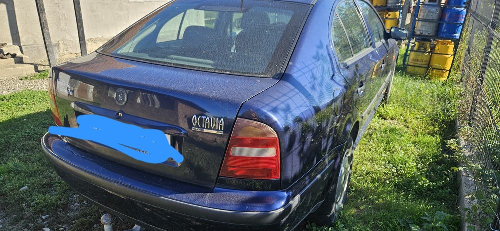 Vand Skoda Octavia 1 pentru dezmembrari,cutie viteze stricată