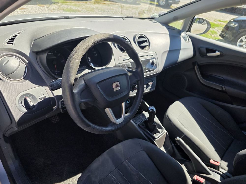 На части Seat Ibiza 1.6tdi Cay ръчка 2011г Сеат Ибиза