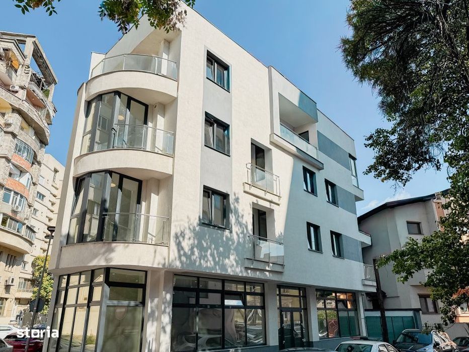 Bloc integral in Piata Unirii. Pretabil Hotel, Clinica Medicala, Birou