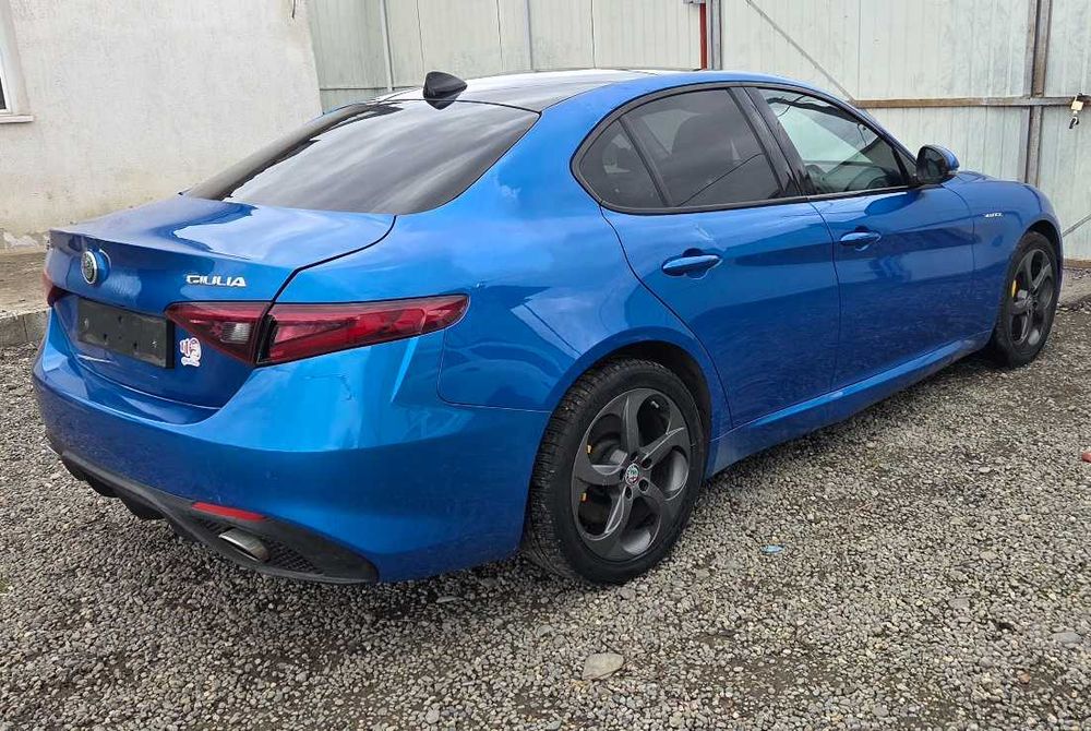 Alfa Romeo Giulia Avariat Usor 280 CP AWD AT8 Veloce FULL OPTION !