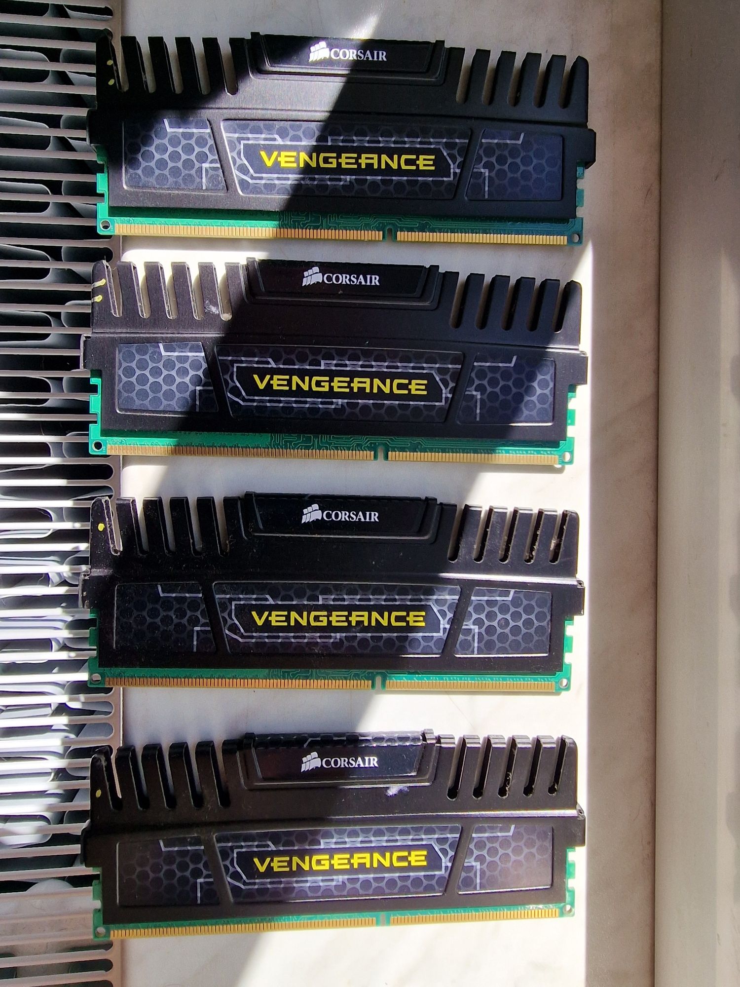 Memorie RAM 16 GB DDR3 Corsair Vengeance