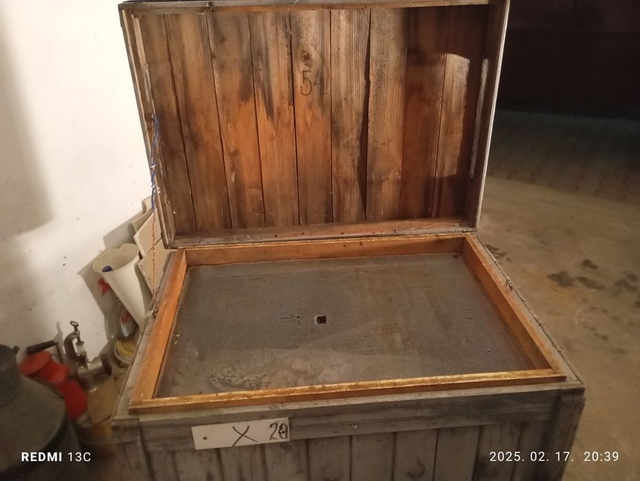 Lazi de albine pe 20 de rame