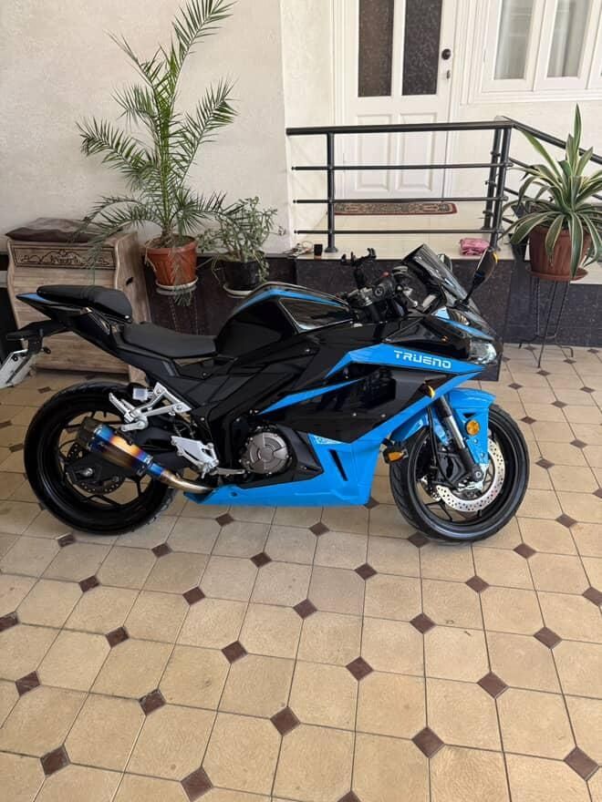 Moto 400 kubli srochno sotiladi