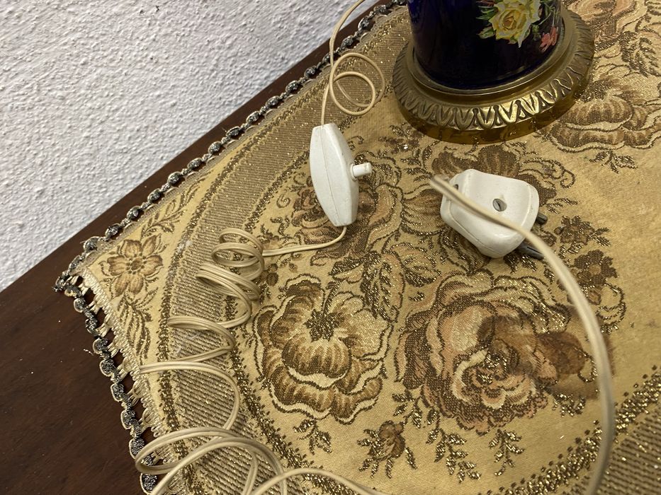 Стара френска лампа рисувано стъкли месингова основа