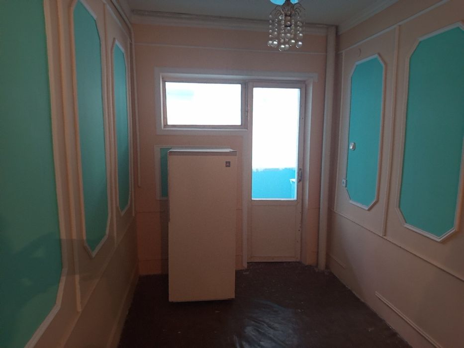 3 xonaliy uy sotiladi