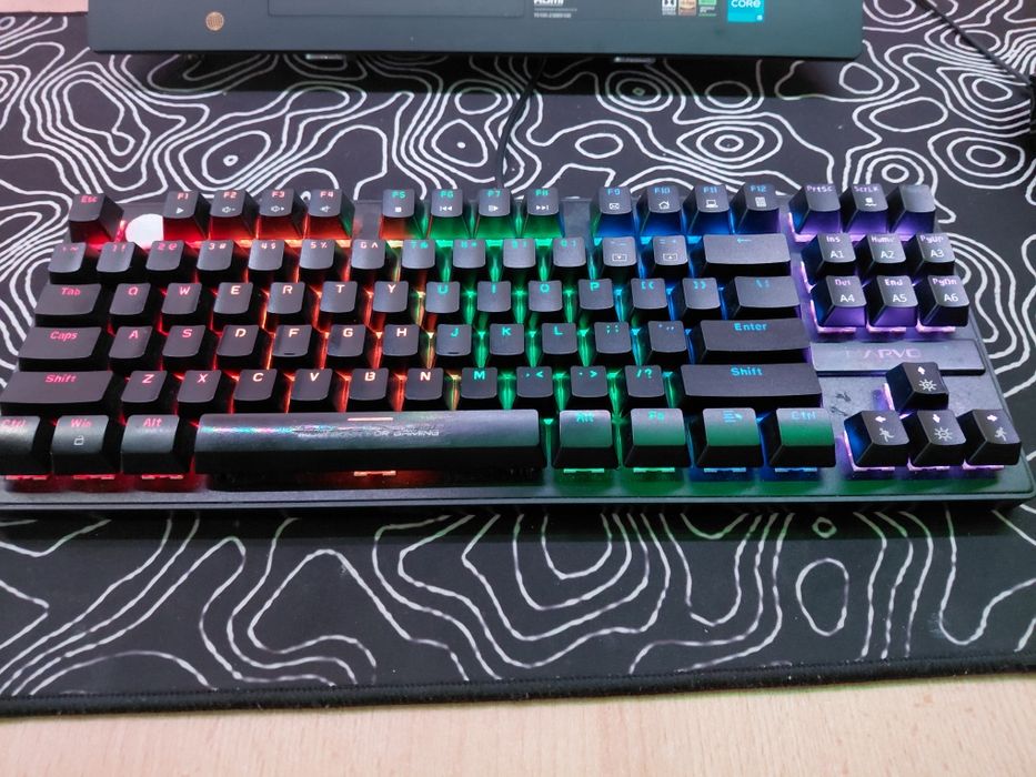 Vând laptop Asus tuf F17(încă in garantie)