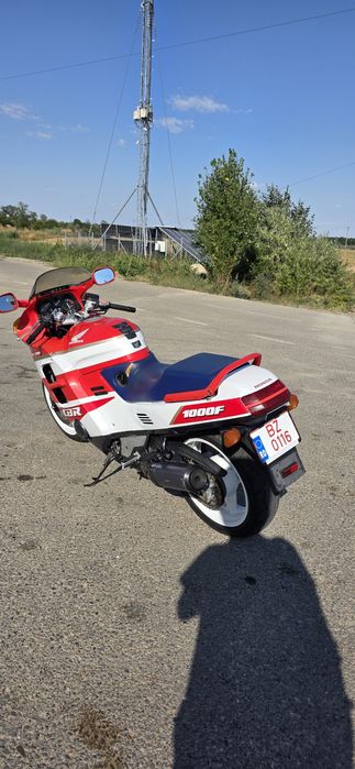 Honda CBR 1000F SC24