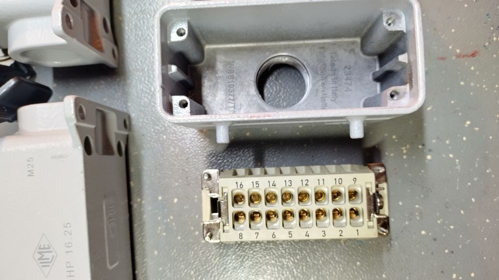 Conector industrial 16 pini