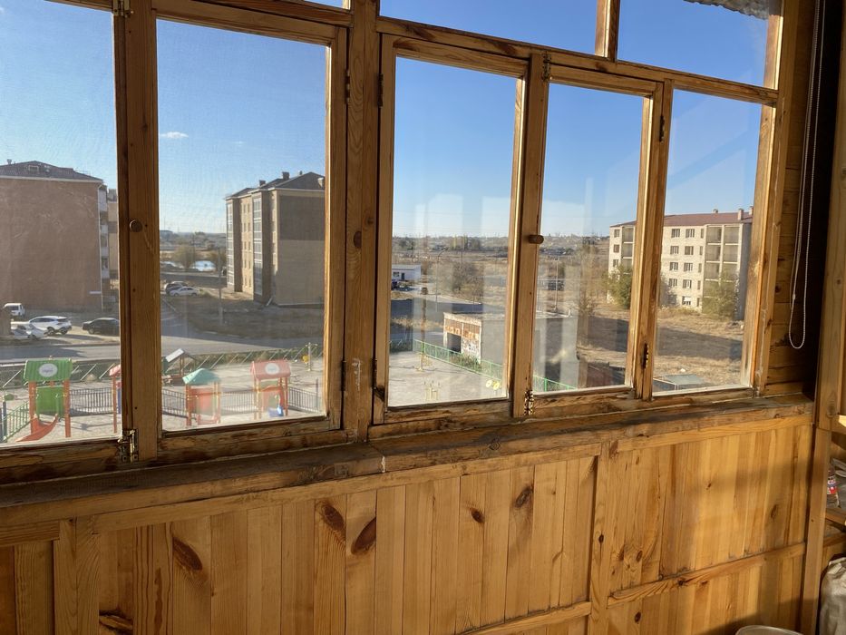 Продам деревянную обшивку с балкона,цена договорная