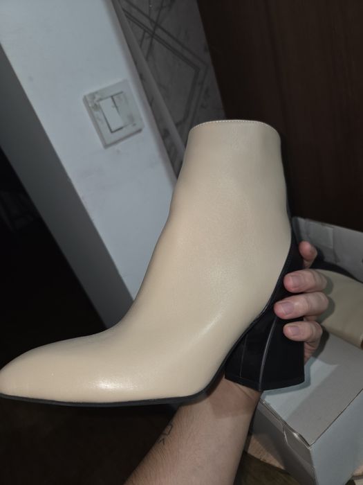 Продам Женские Осенние Сапоги Новые 37 размер